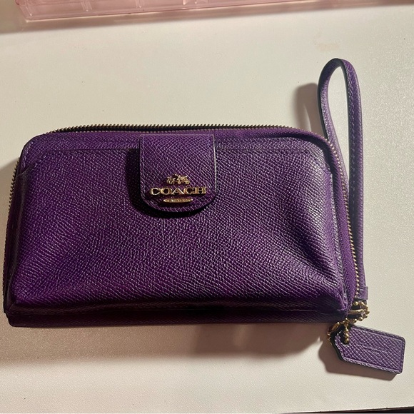 Coach Purple Saffiano Leather Wristlet With Phone Pocket - Still Has Hang Tag - Picture 2 of 5